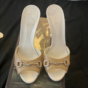 Gucci Women's Beige Leather Mules